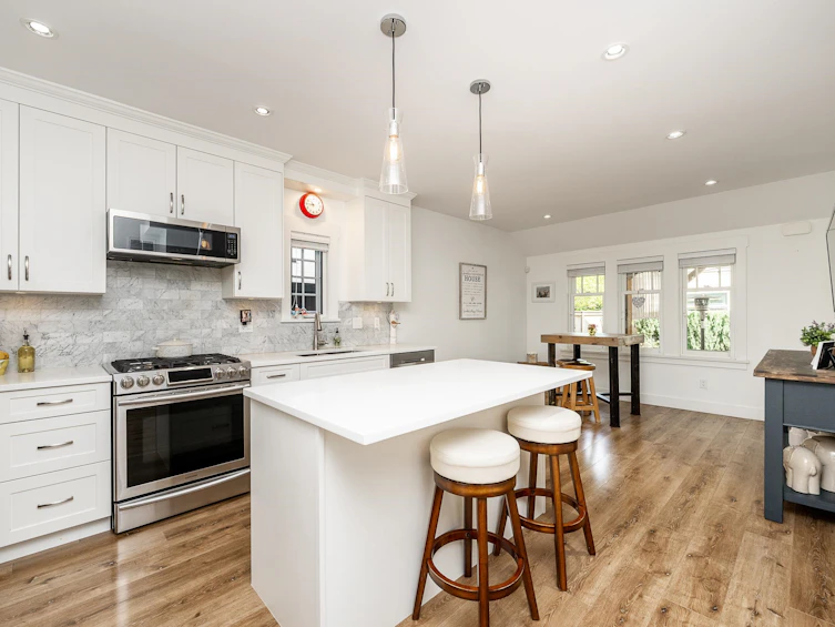 903 Walls Avenue, Coquitlam, BC, V3K 2T2 - 9
