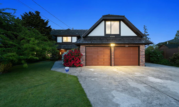 6546 Gibbons Drive