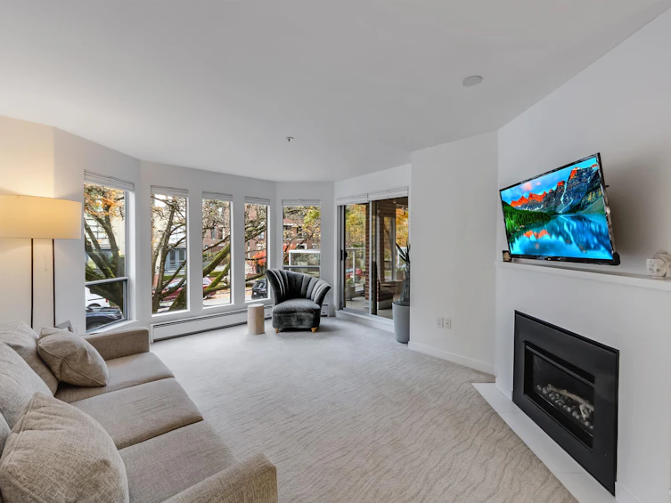 207-2288 W 12th Avenue, Vancouver, BC, V6K 4R2 - 2