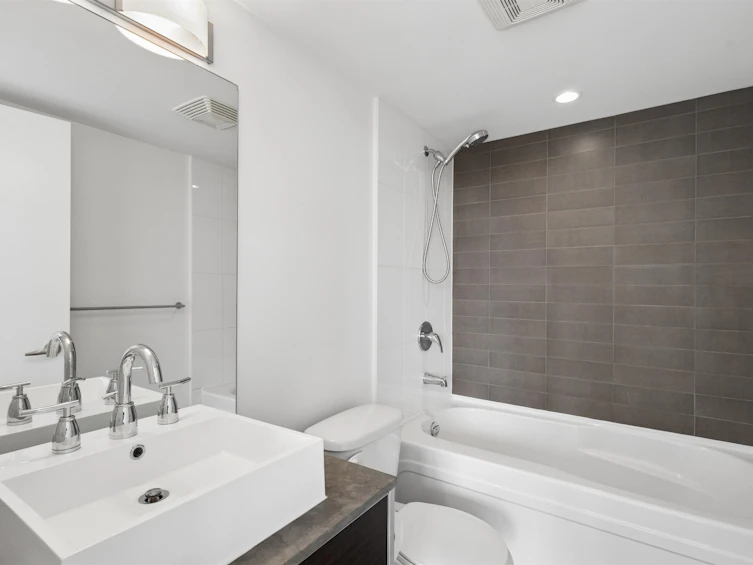 1107-13688 100 Avenue, Surrey, BC, V3T 0G5 - 11