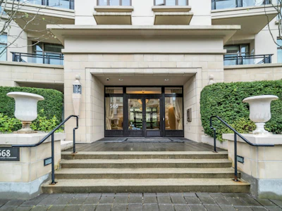 403-568 Waters Edge Crescent - 4