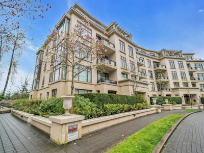 403-568 Waters Edge Crescent - 2