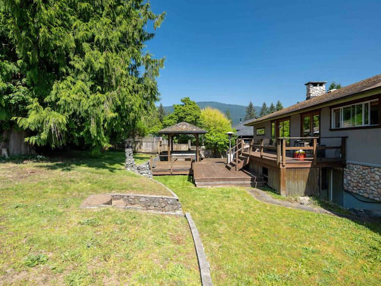 893 Friar Crescent, North Vancouver, BC, V7G 1M5 - 32
