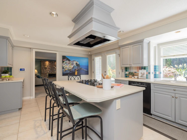 4894 1 Avenue, Delta, BC, V4M 1B3 - 5