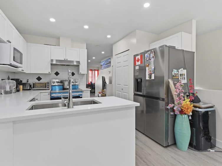 12-12110 75a Avenue, Surrey, BC, V3W 1M1 - 12
