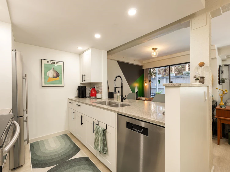 101-1535 Nelson Street, Vancouver, BC, V6G 1M2 - 9