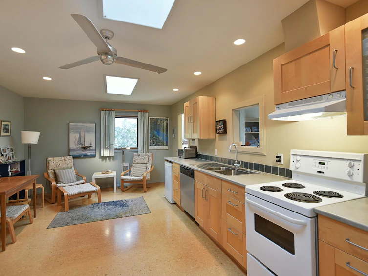 5388 Sans Souci Road, Halfmoon Bay, BC, V0N 1Y2 - 26