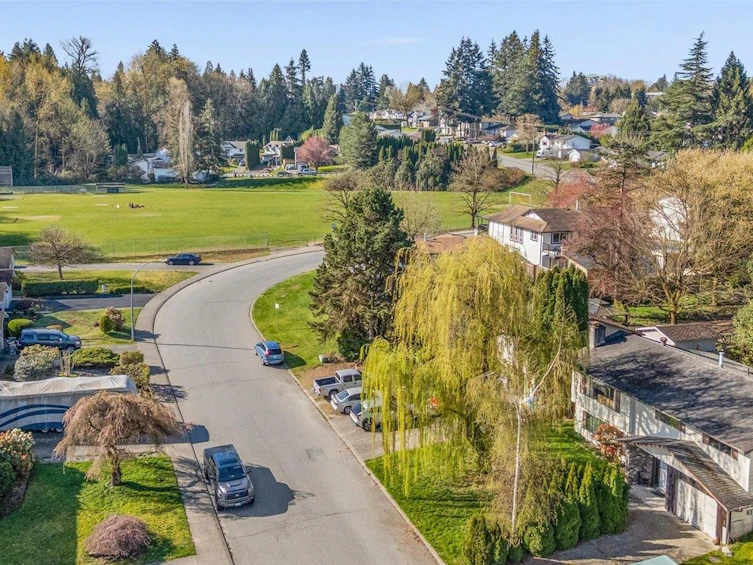 33380 Wren Crescent, Abbotsford, BC, V2S 5W1 - 33