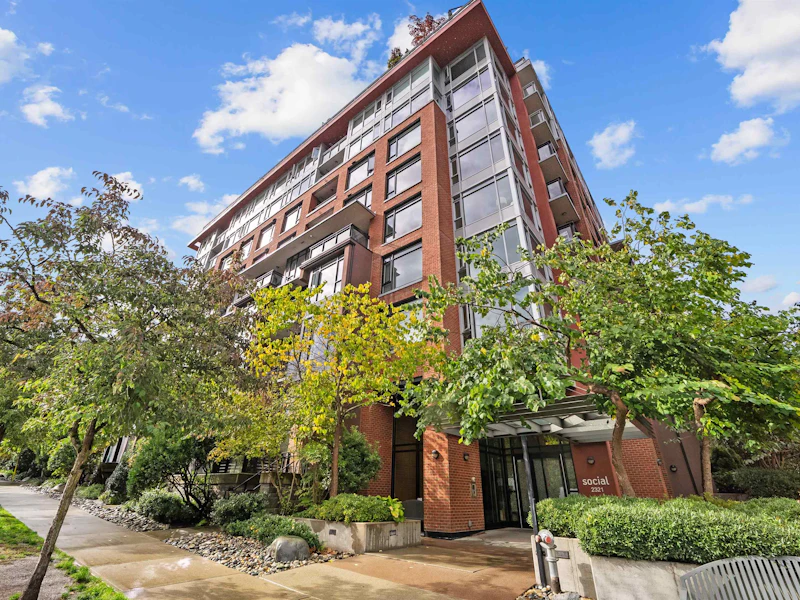 2389 Scotia Street, Vancouver BC V5T 0B2