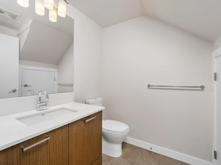 2389 Scotia Street, Vancouver, BC, V5T 0B2 - 11