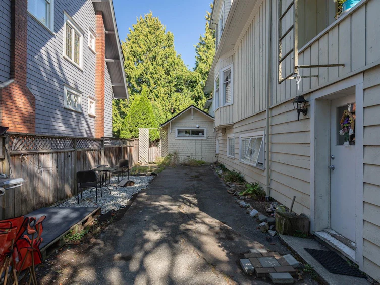 2483 W 6th Avenue, Vancouver, BC, V6K 1W2 - 15