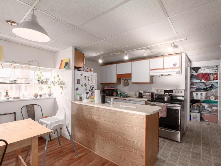 2483 W 6th Avenue, Vancouver, BC, V6K 1W2 - 18