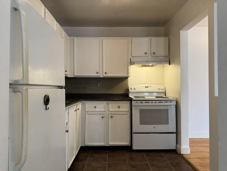 229-32850 George Ferguson Way, Abbotsford, BC, V2S 7K1 - 3