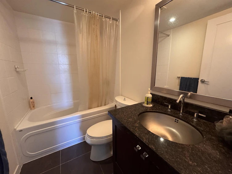 1107-1 Renaissance Square, New Westminster, BC, V3M 0B6 - 11