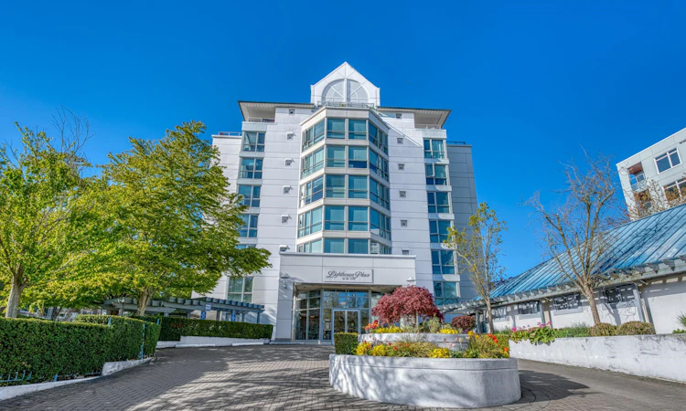 401-5860 Dover Crescent