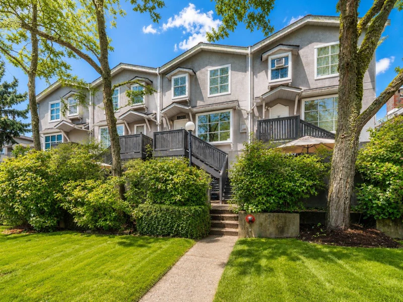 3305 Clive Avenue, Vancouver BC V5R 4V4