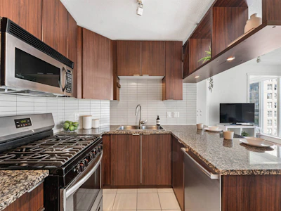 1002-1010 Richards Street - 4