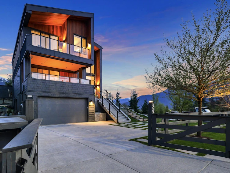2938 Huckleberry Drive, Squamish, BC, V8B 1B2 - 3