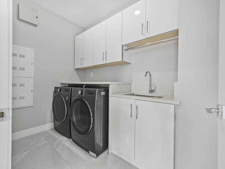 1211 Foster Avenue, Coquitlam, BC, V3J 2M8 - 9
