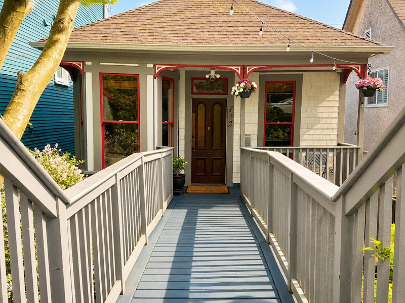 732 E Pender Street, Vancouver BC V6A 1V7
