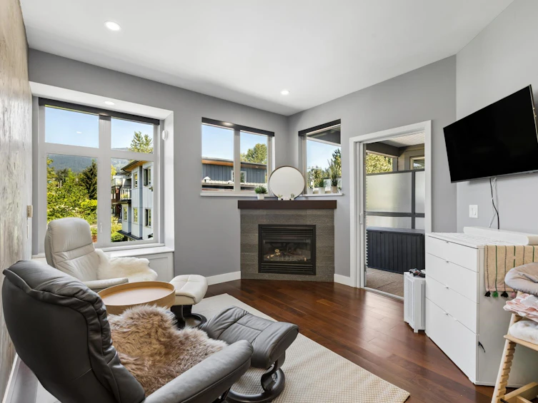 303-116 W 23rd Street, North Vancouver, BC, V7M 2A9 - 2