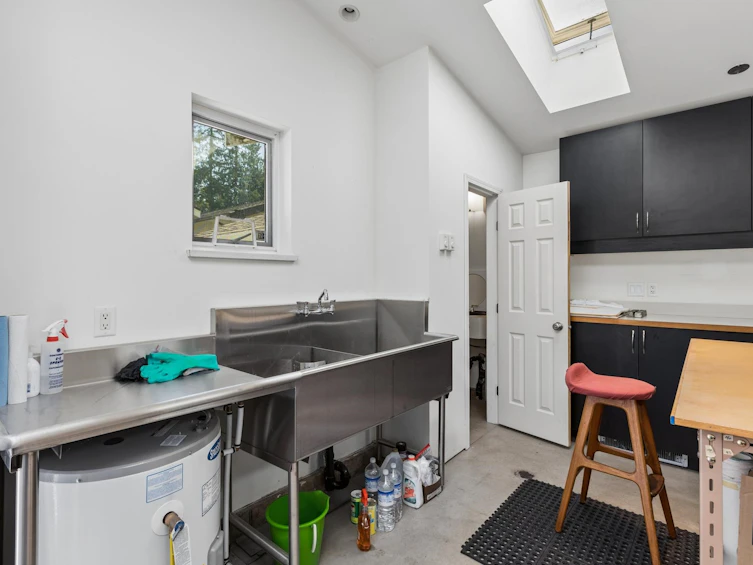 1678 Dempsey Road, North Vancouver, BC, V7K 1T3 - 31