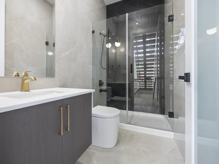 2-6037 Service Street, Burnaby, BC, V5H 1V7 - 17