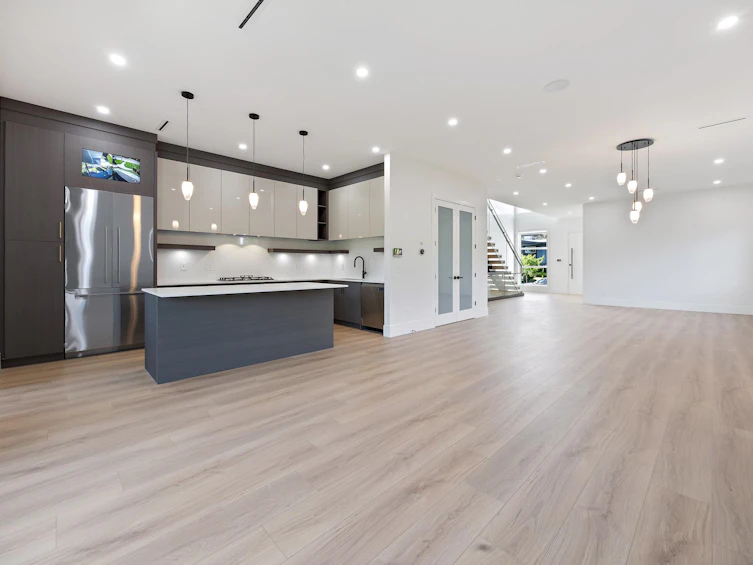 2-6037 Service Street, Burnaby, BC, V5H 1V7 - 9