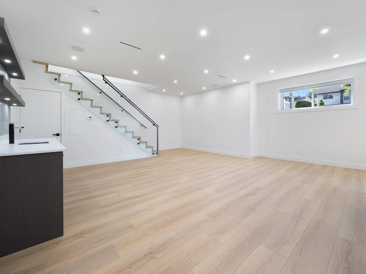 2-6037 Service Street, Burnaby, BC, V5H 1V7 - 34