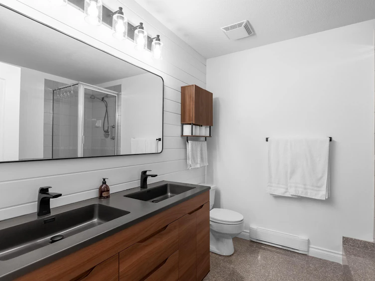 221-12873 Railway Avenue, Richmond, BC, V7E 6K3 - 12