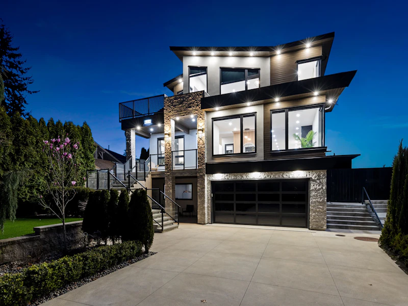 19023 61a Avenue, Surrey BC