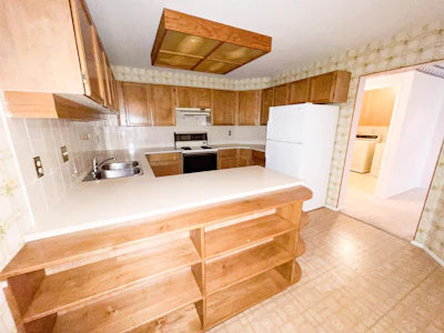 102-13894 102 Avenue - 3