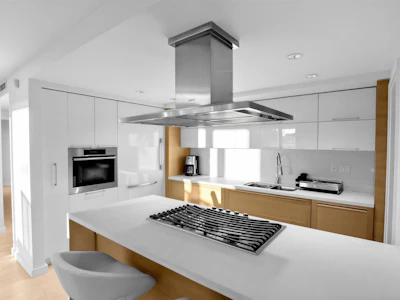 305-8 Smithe Mews - 5