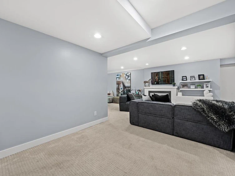 1098 Linnae Avenue, North Vancouver, BC, V7R 1Z4 - 35