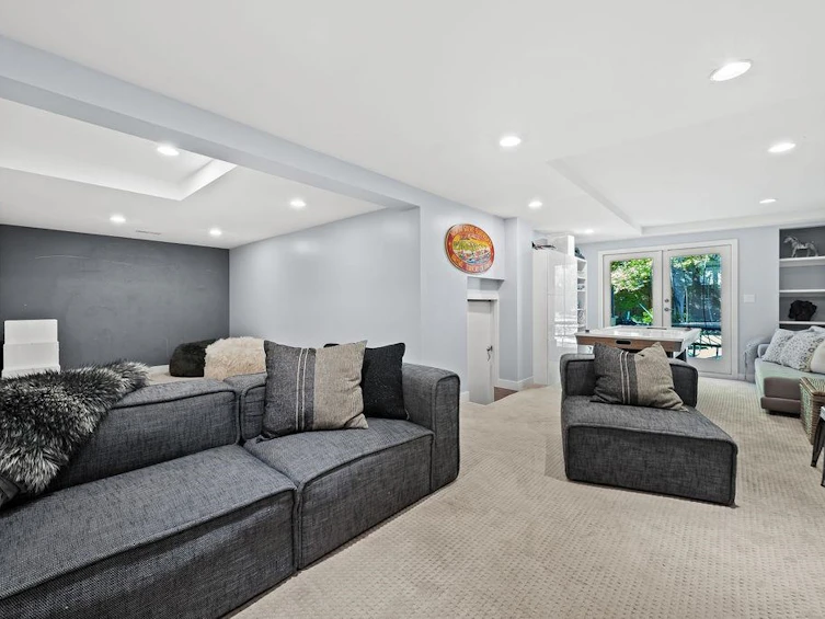 1098 Linnae Avenue, North Vancouver, BC, V7R 1Z4 - 33