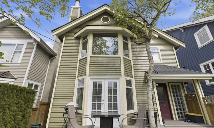 31 W 15th Avenue