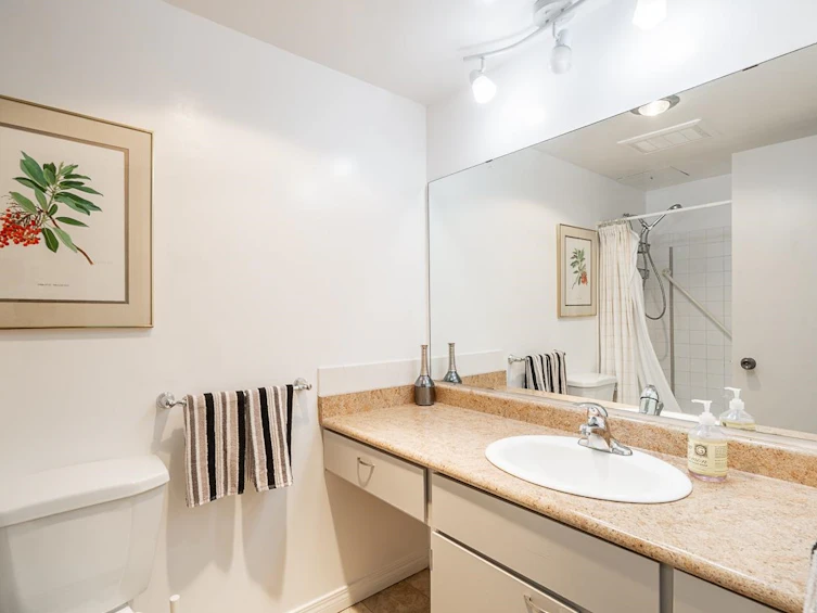 206-15020 North Bluff Road, Surrey, BC, V4B 5A4 - 11