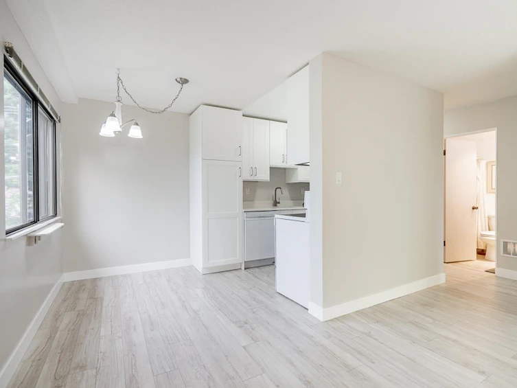 206-15020 North Bluff Road, Surrey, BC, V4B 5A4 - 4