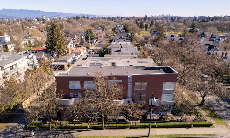 999 W 20th Avenue