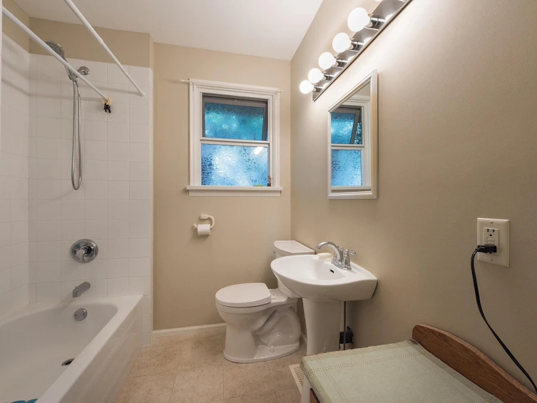 9747 Sidney Street, Chilliwack, BC, V2P 4G5 - 13