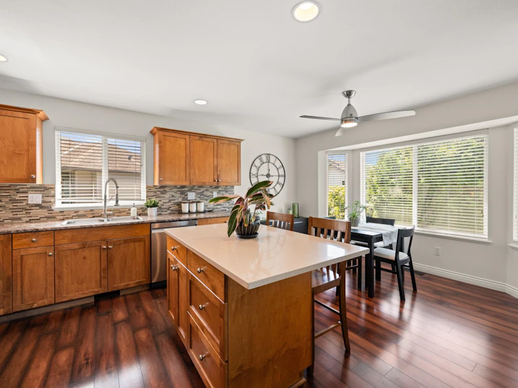 11457 Creekside Street, Maple Ridge, BC, V2W 2C1 - 11