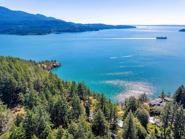 341 Robinson Road, Bowen Island, BC, V0N 1G1 - 2