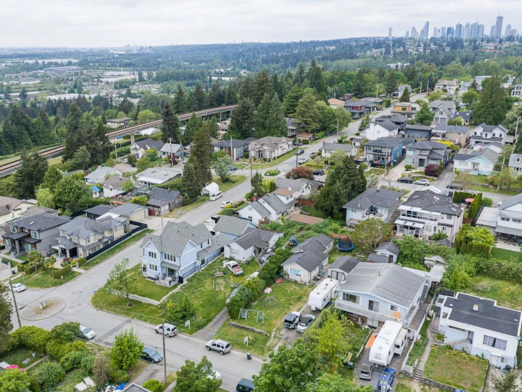 2233 Edinburgh Street, New Westminster, BC, V3M 2Y2 - 31