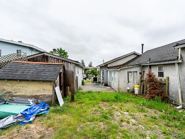 2233 Edinburgh Street, New Westminster, BC, V3M 2Y2 - 9