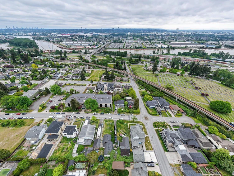 2233 Edinburgh Street, New Westminster, BC, V3M 2Y2 - 24