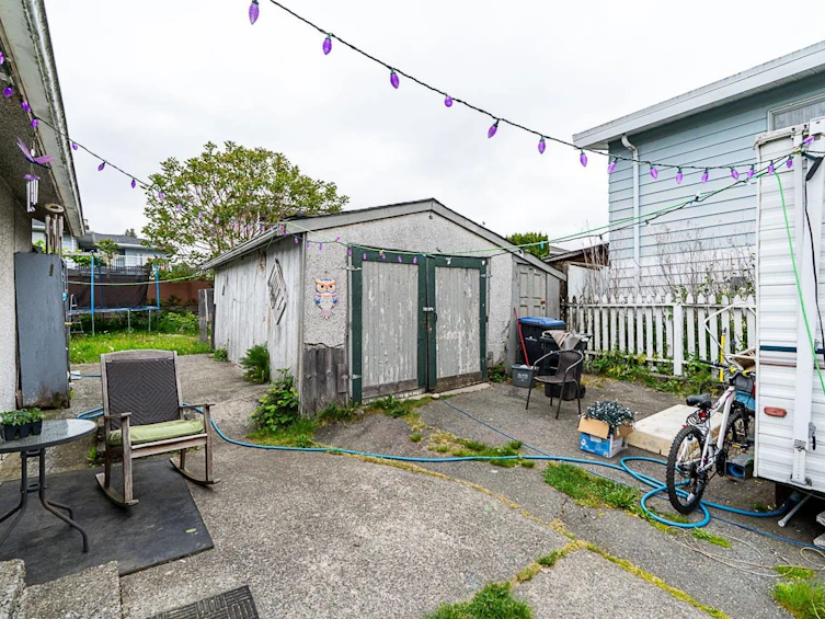 2233 Edinburgh Street, New Westminster, BC, V3M 2Y2 - 6