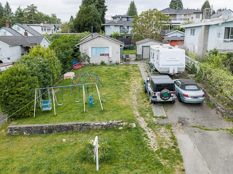 2235 Edinburgh Street, New Westminster, BC, V3M 2Y2 - 37