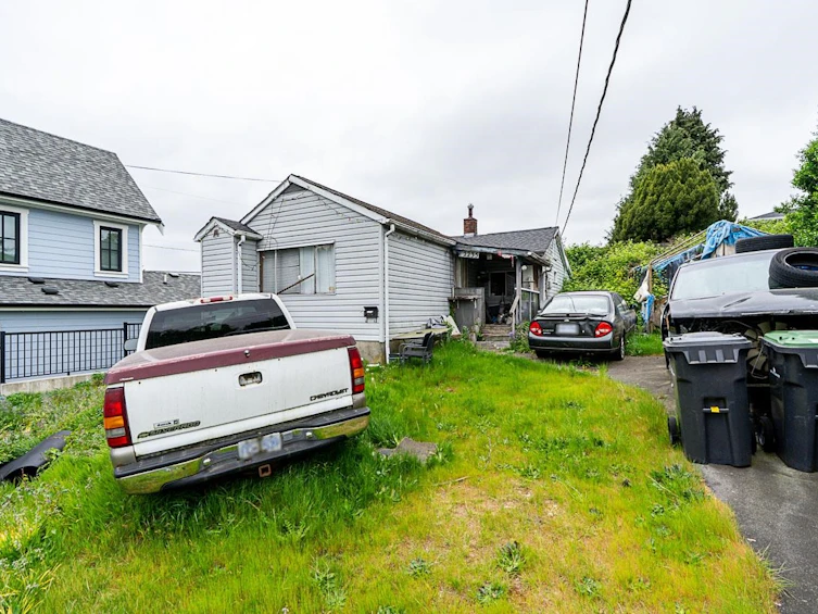 2235 Edinburgh Street, New Westminster, BC, V3M 2Y2 - 4