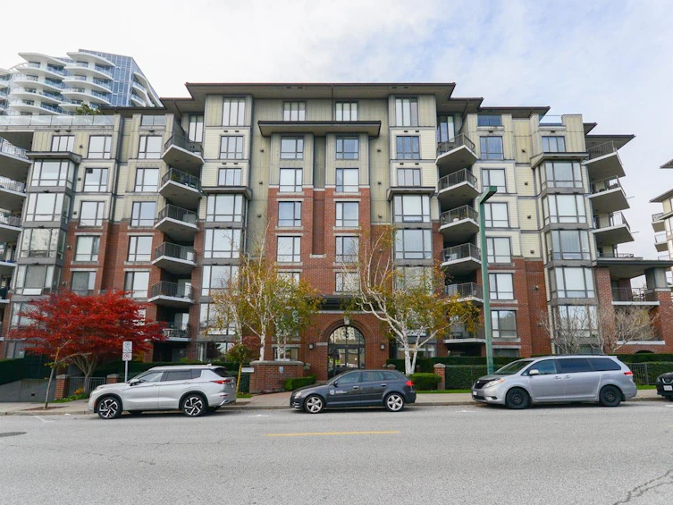 307-1551 Foster Street, Surrey, BC, V4B 5M1