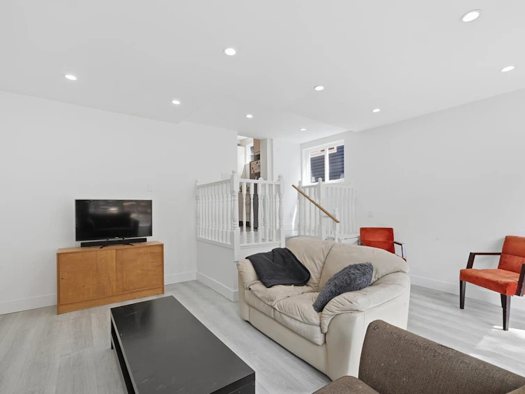 14 W 14th Avenue, Vancouver, BC, V5Y 1W6 - 10